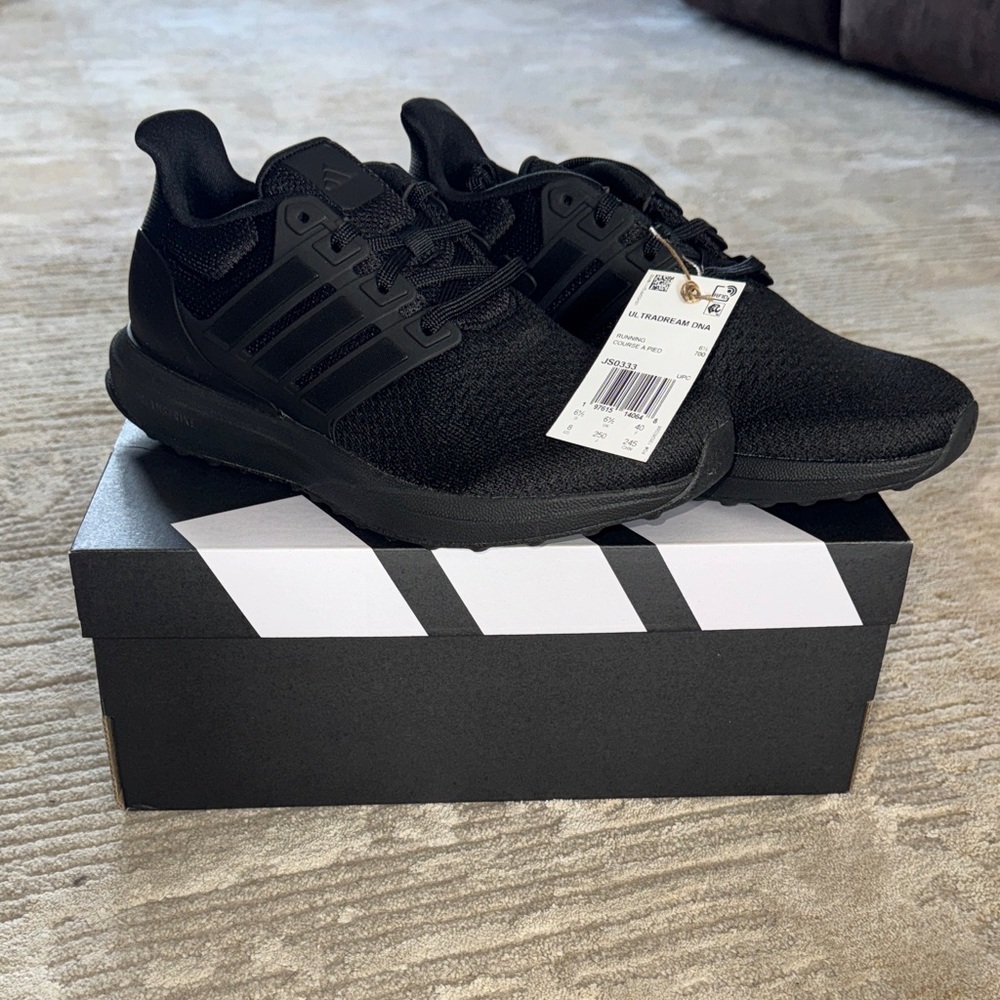 NWT Adidas Women’s UltraDream DNA Black